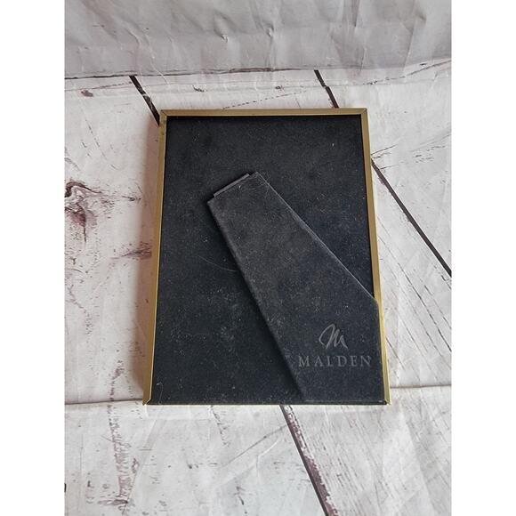 Malden Pewter Bronze Goldish Finish Photo Frame 7.5x 6in Holds 4 X 6 Photo - Picture 3 of 8